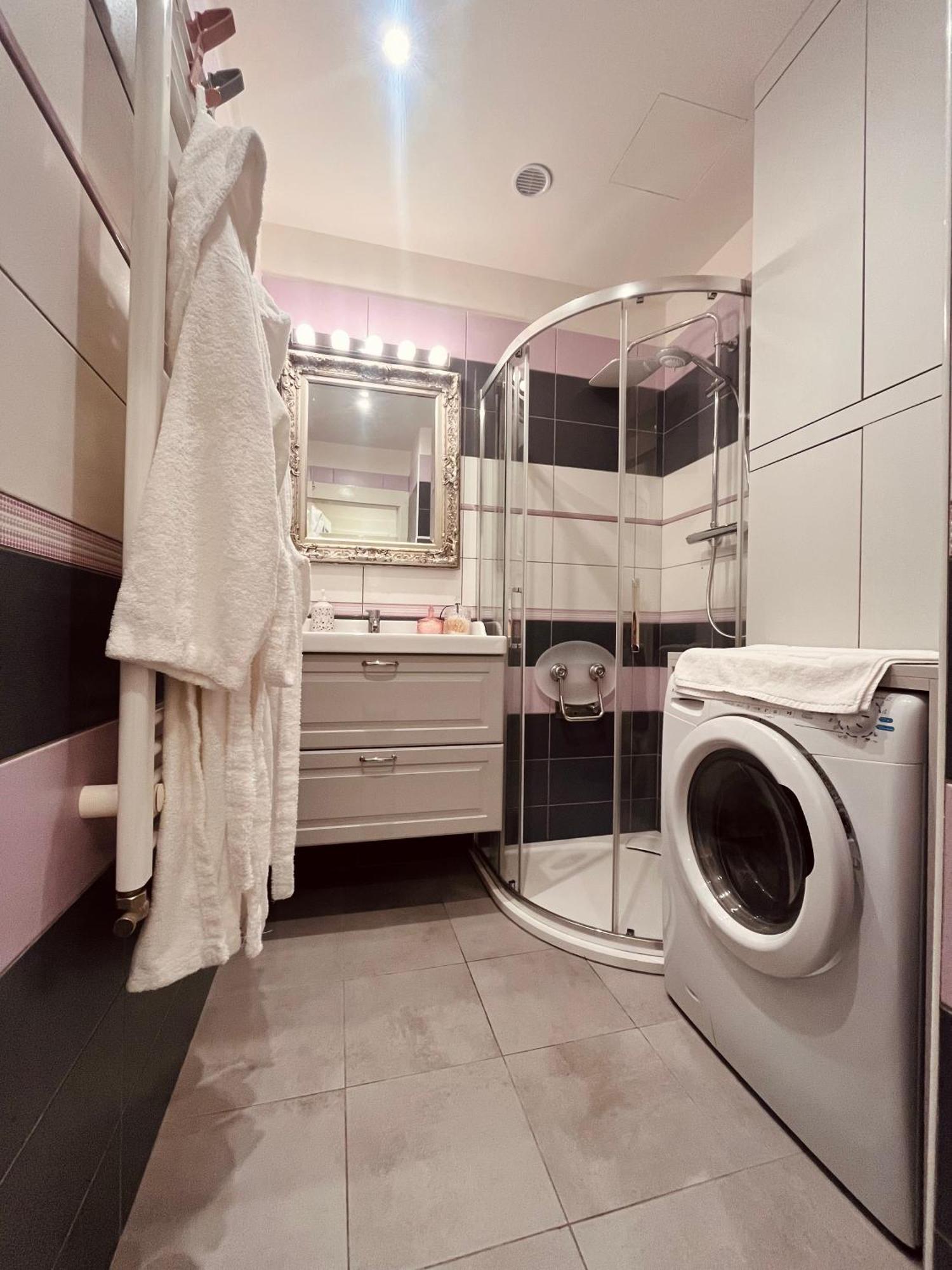 Apartment Modern Na Hluboke In - Ideal For 4 *